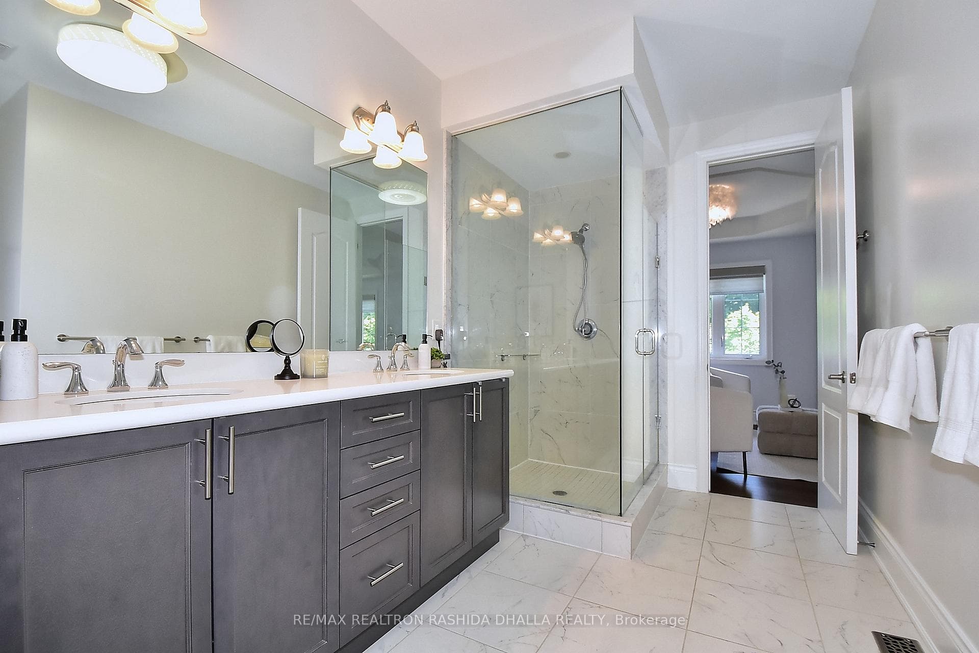 42 Homer Crescent photo 24
