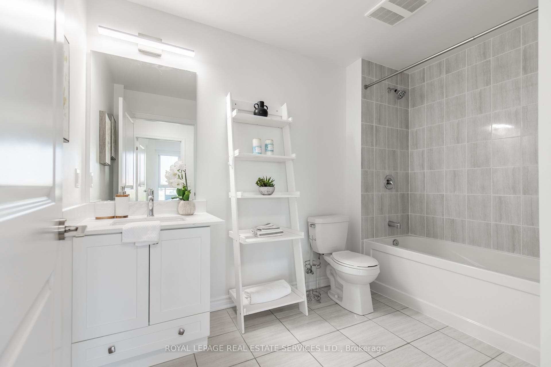 150 Oak Park Boulevard Unit 210 photo 11