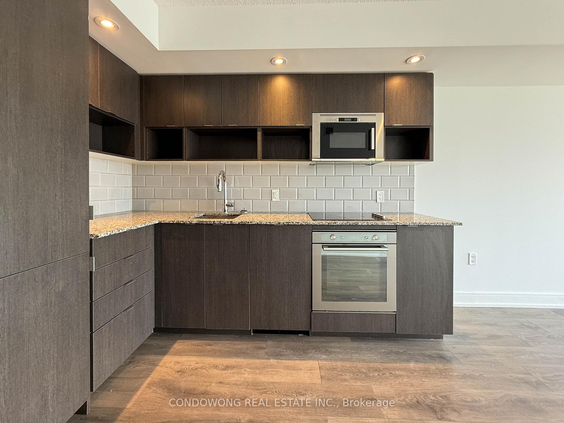 89 McGill Street Unit 709 photo 2