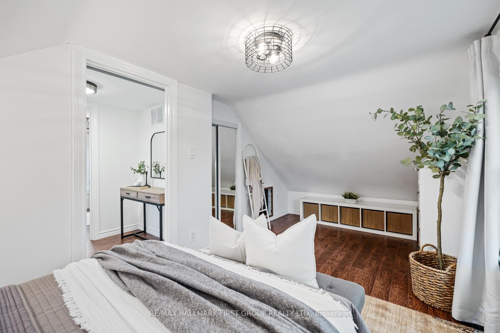 124 Burk Street photo 30