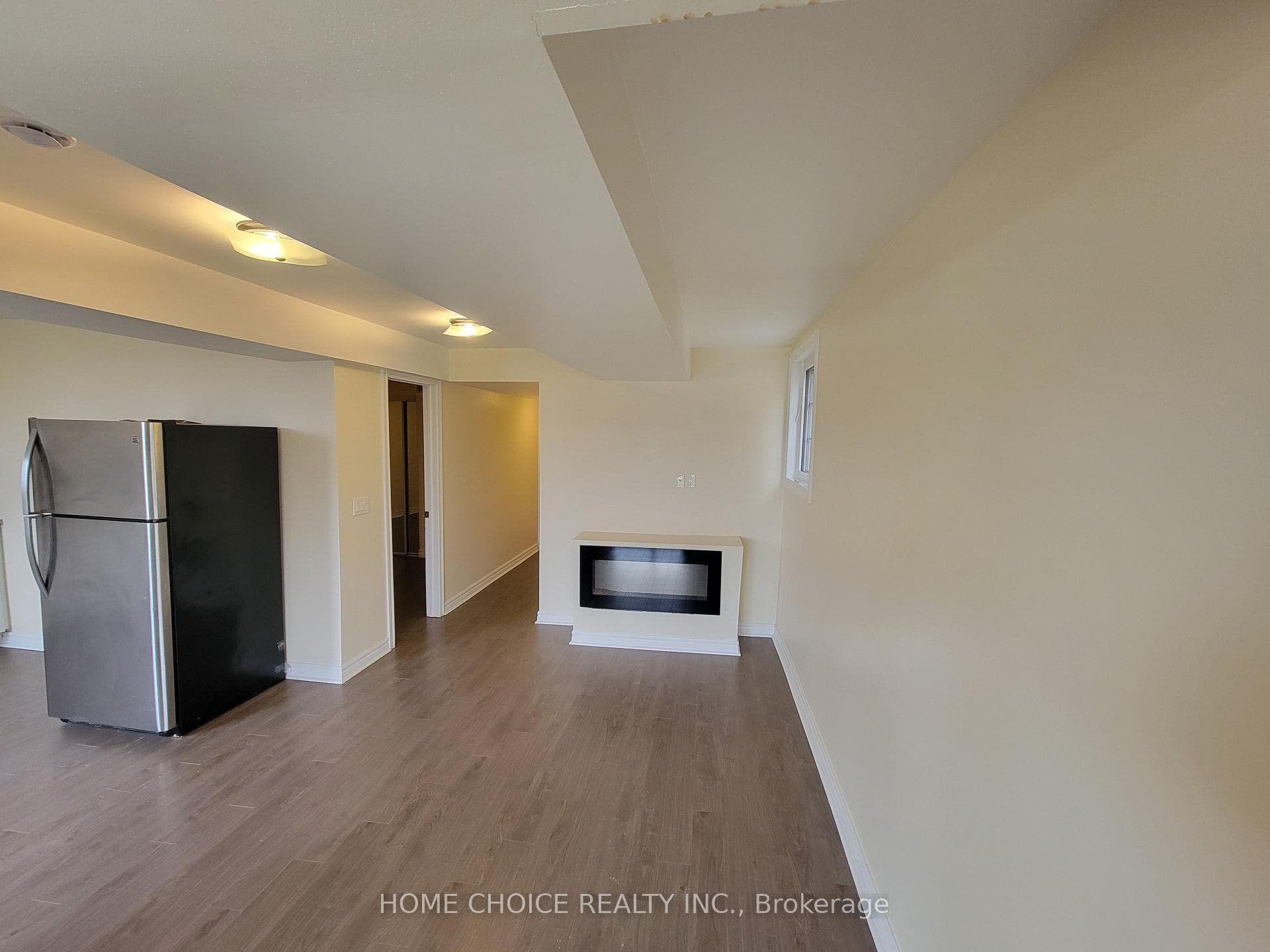 328 Rita's Avenue photo 8