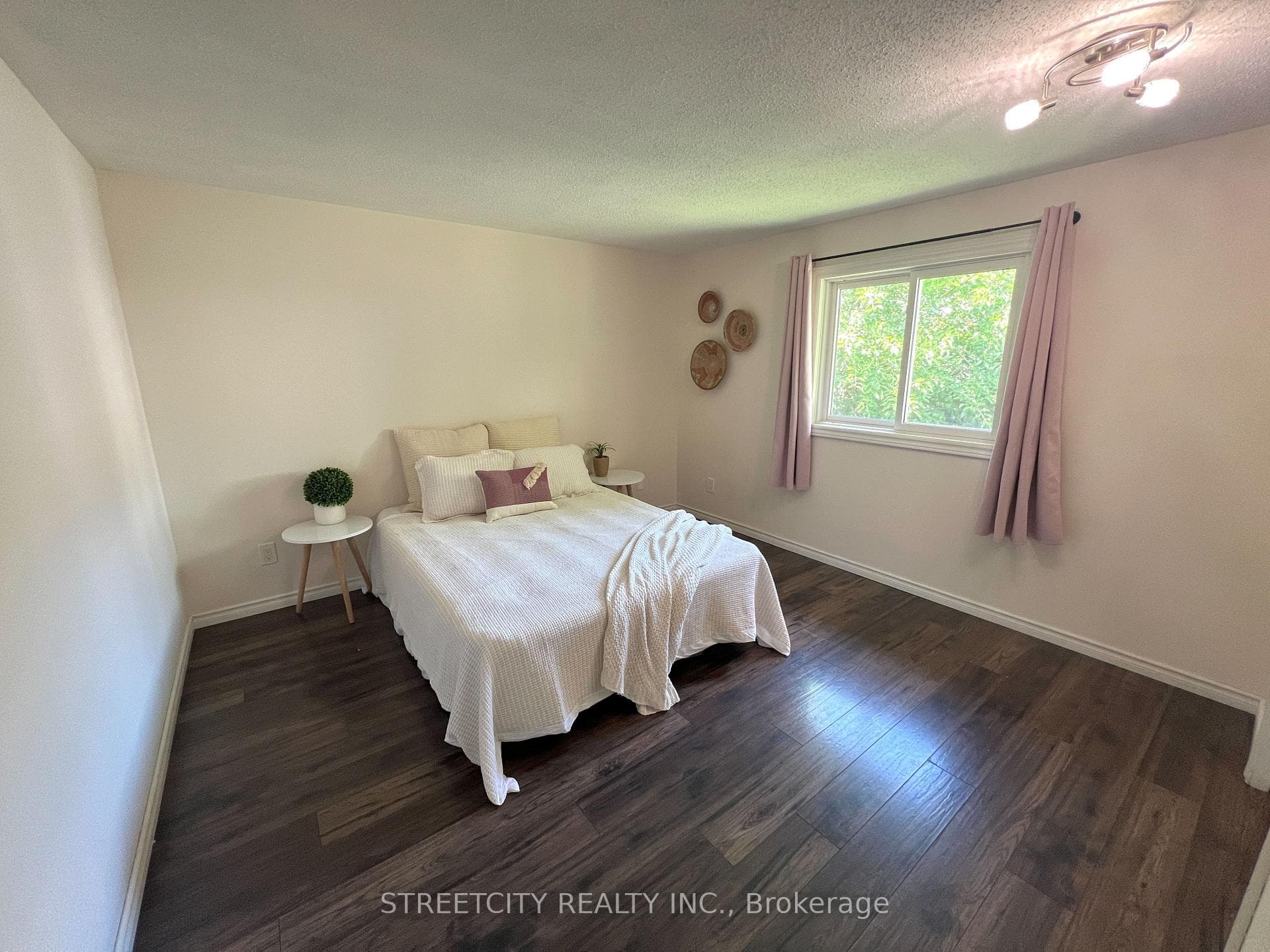 295 Walmer Grove photo 17