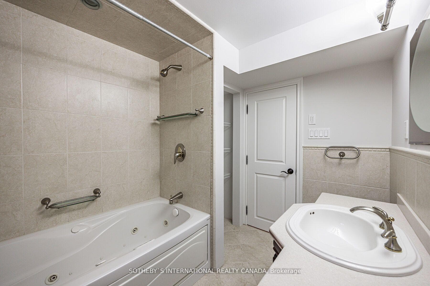 942 Fletcher Valley Crescent Unit Bsmnt photo 21