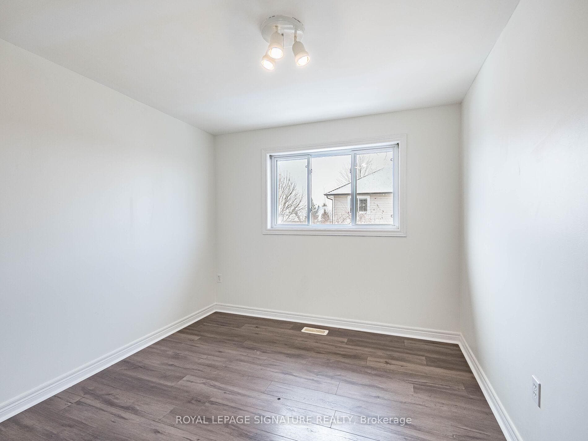 75 Olivia Place photo 31