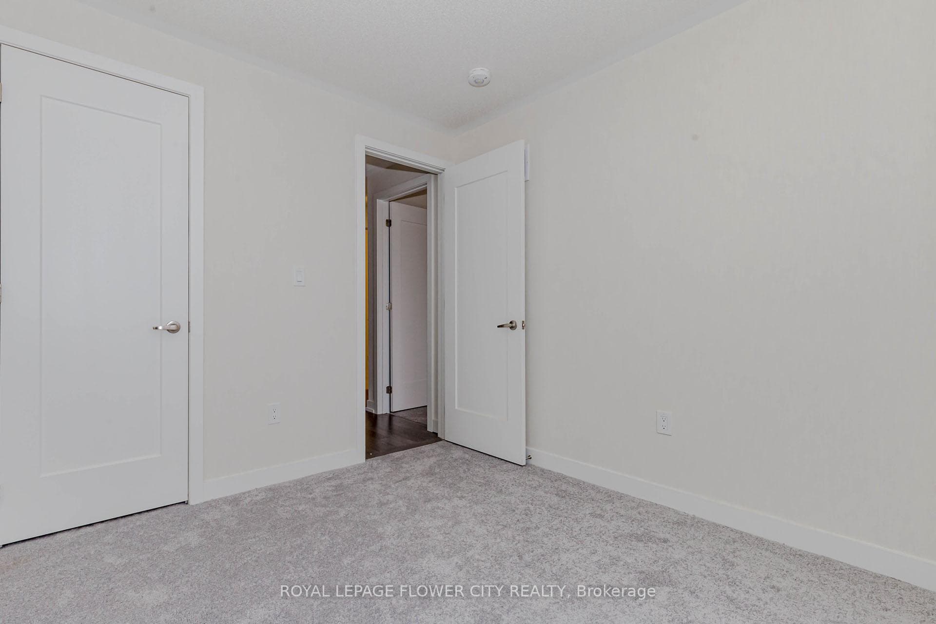 129 Henshaw Drive photo 27