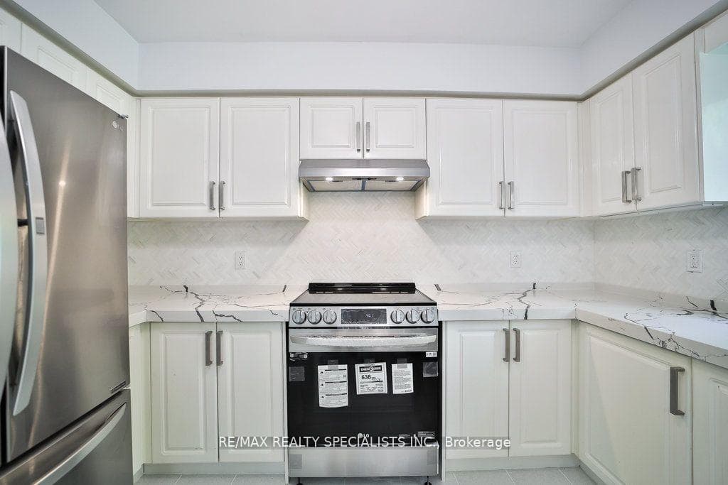 95 Luba Avenue photo 4