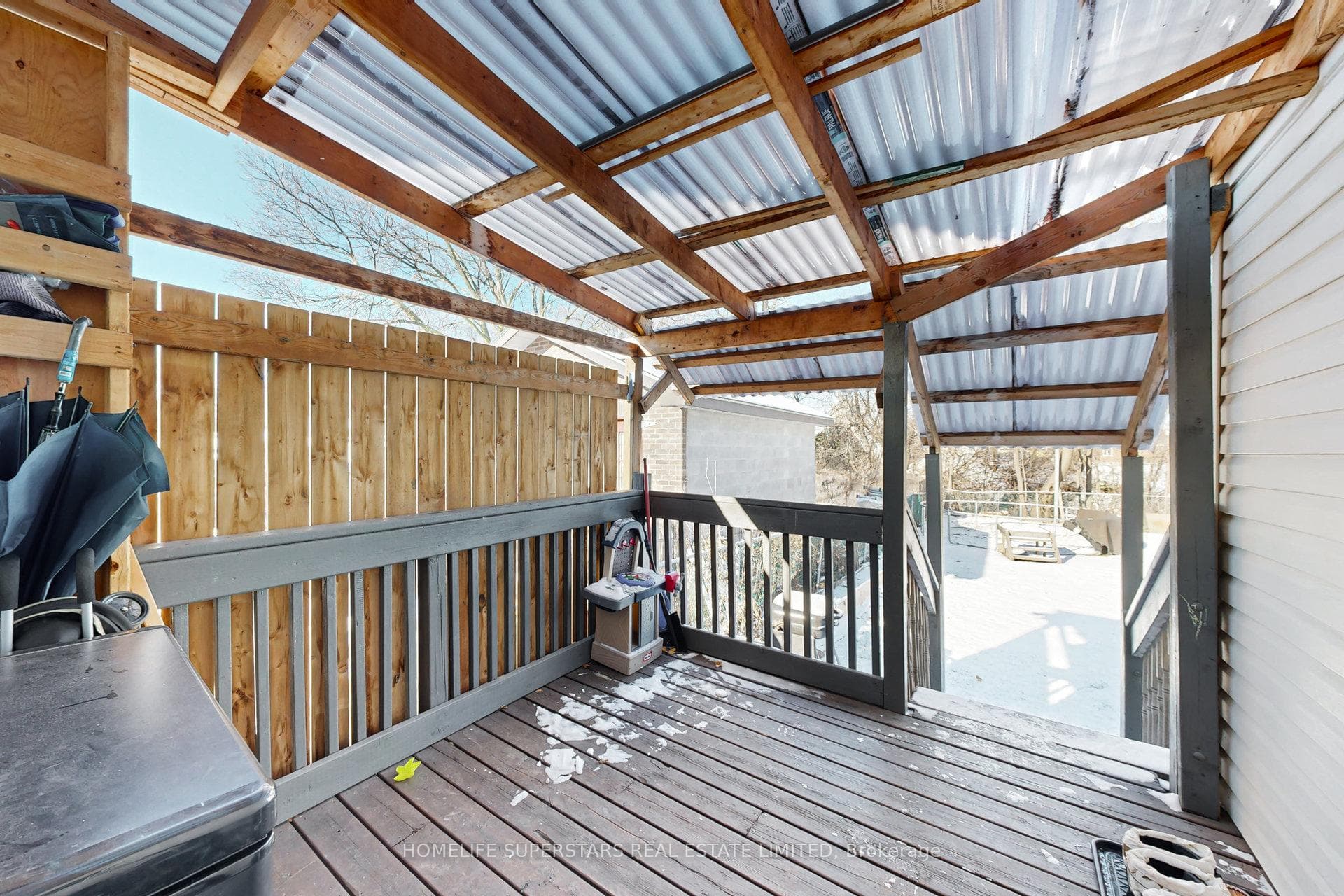 256 Annis Street photo 34