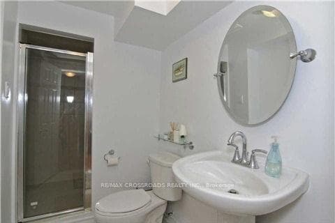 110 Whitney Place photo 9