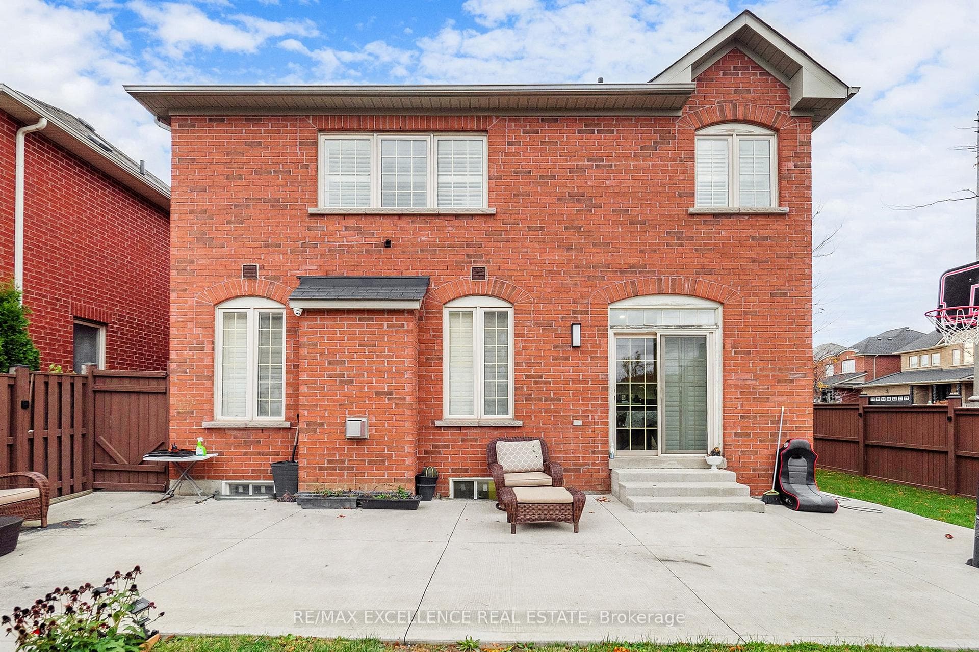 2 Ryecroft Crescent photo 38
