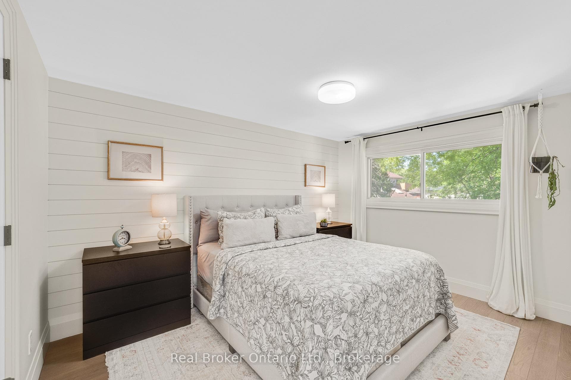 377 Duncombe Drive photo 16