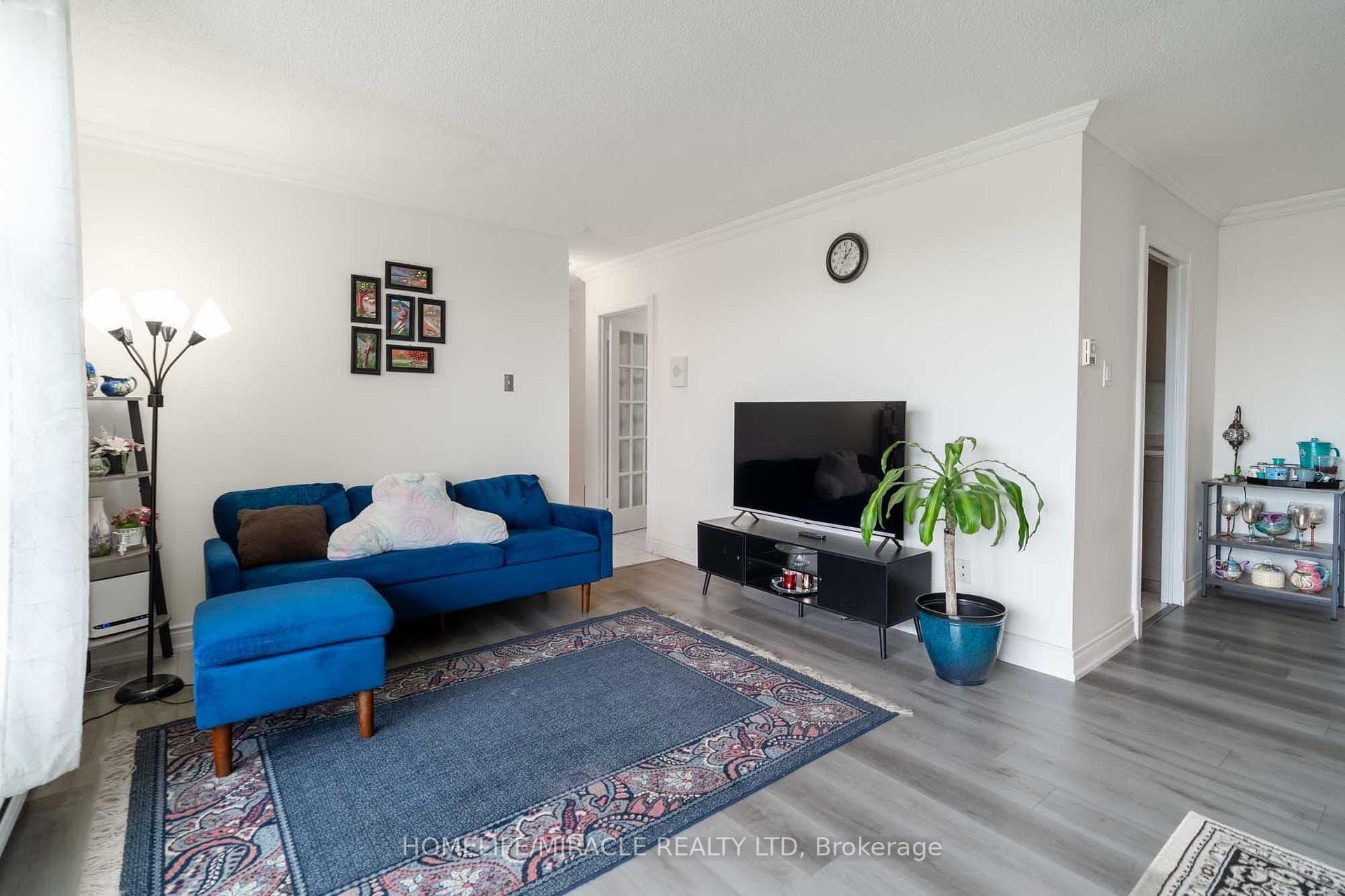 3025 Queen Frederica Drive Unit 807 photo 15