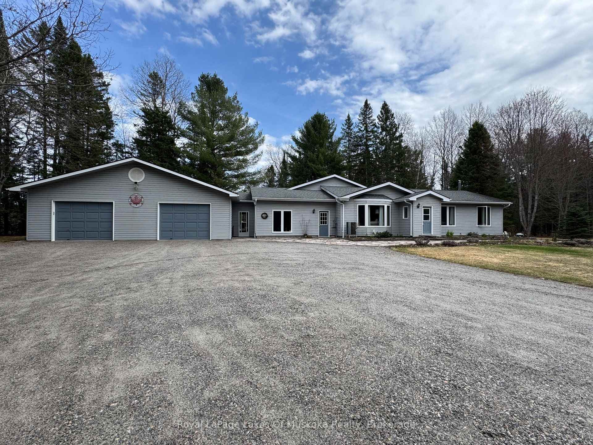 57 Hiawatha Drive photo 1