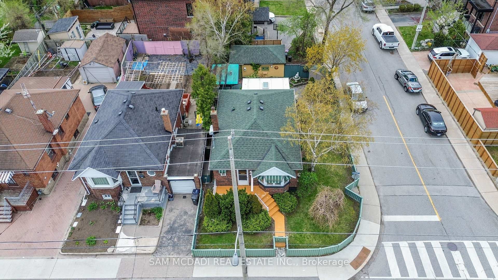 319 Cosburn Avenue photo 35