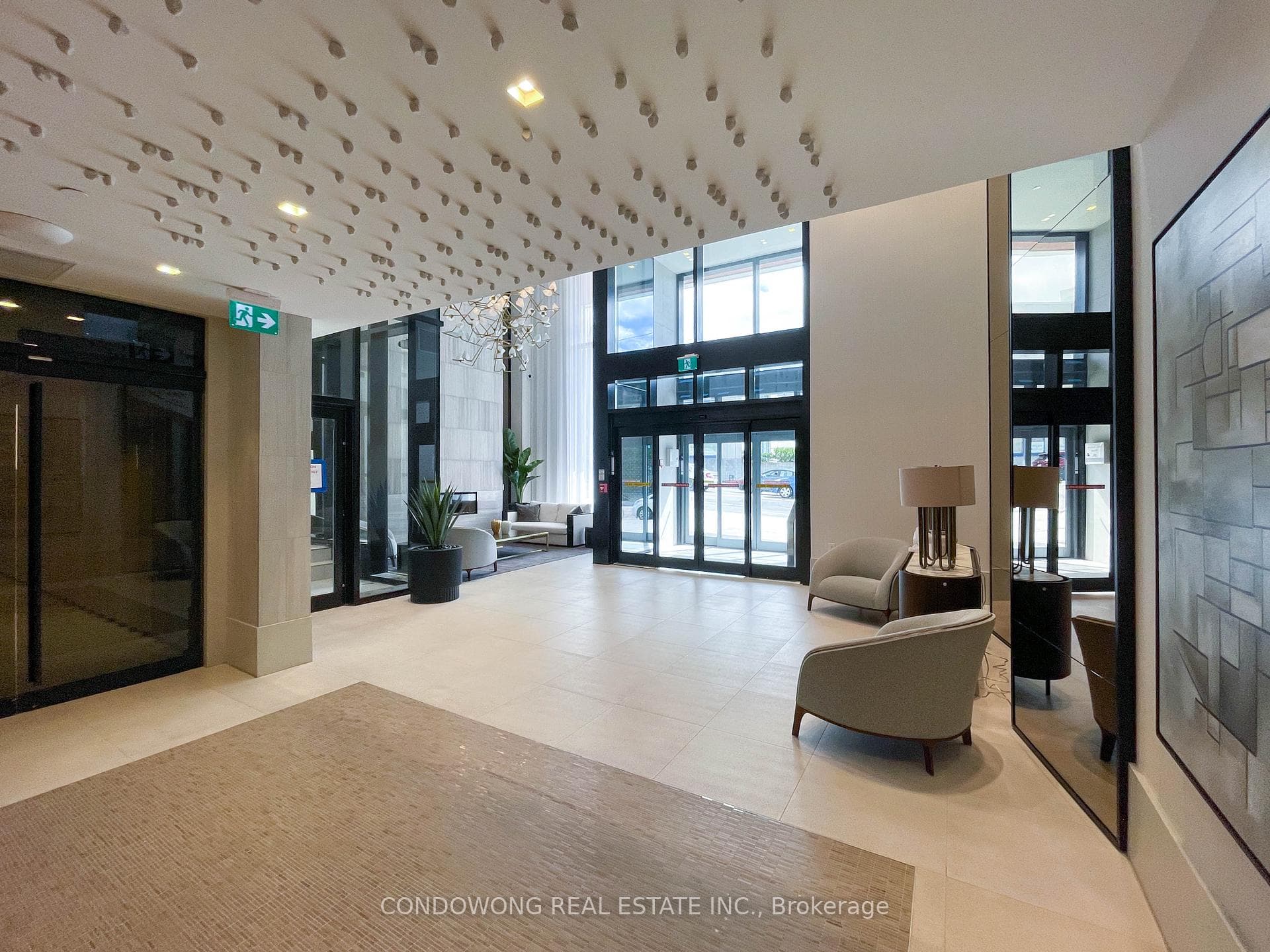 2020 Bathurst Street Unit 208 photo 4