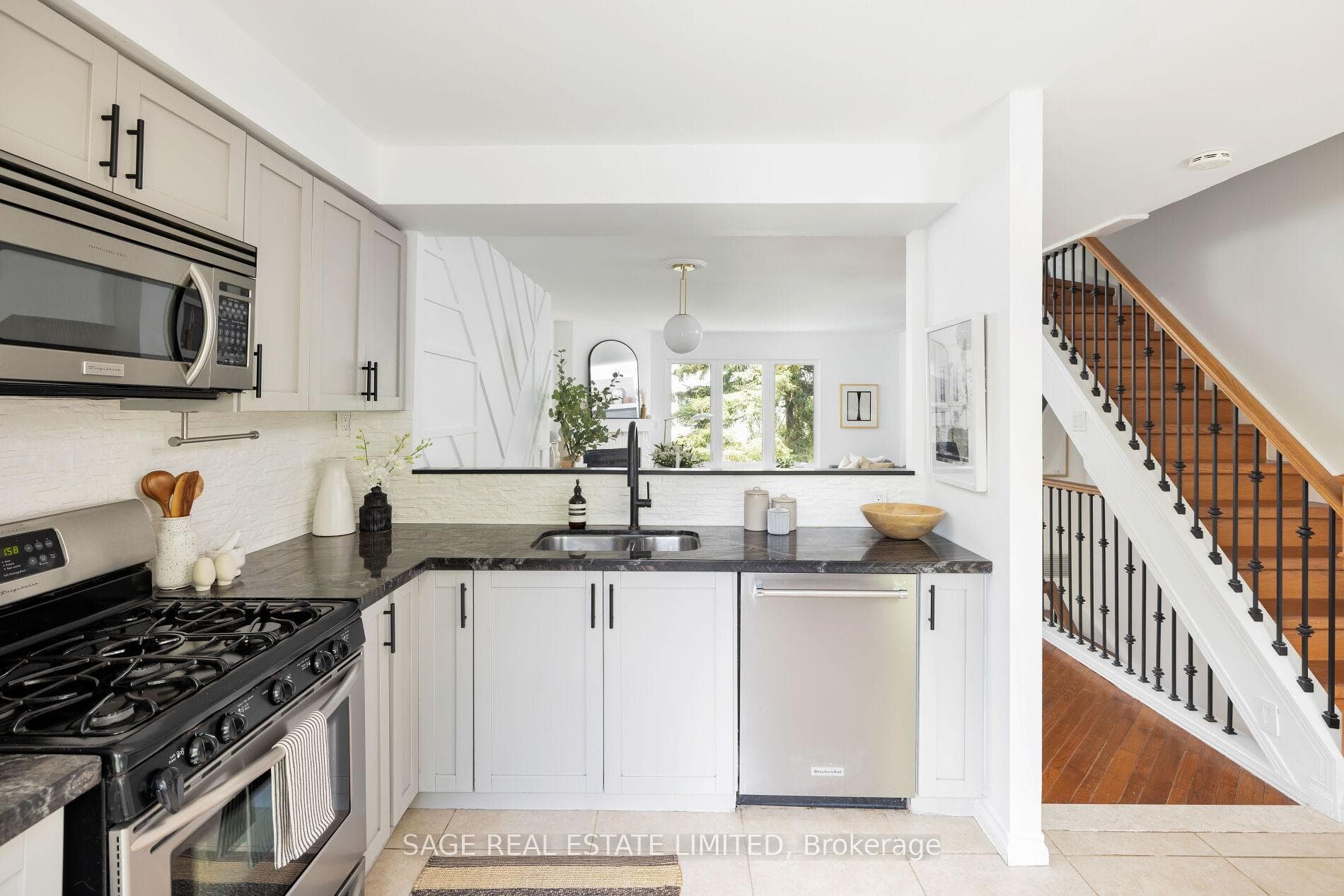 16 Aitken Place photo 19