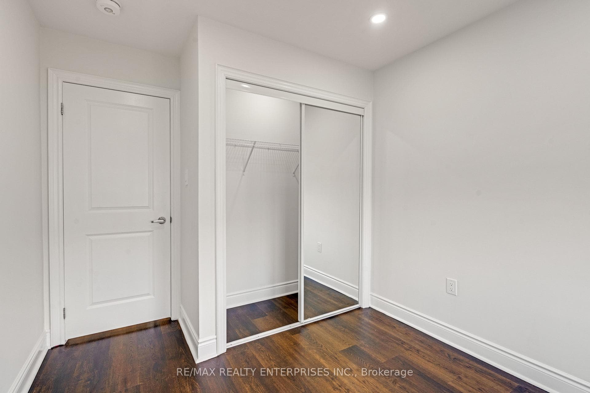 57 Baskett Street photo 36