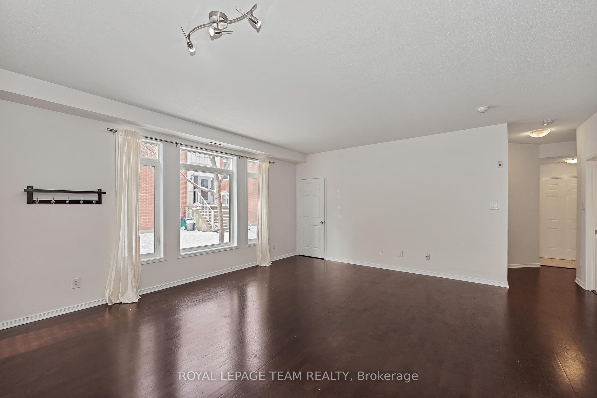 250 Meilleur Private Unit B photo 8