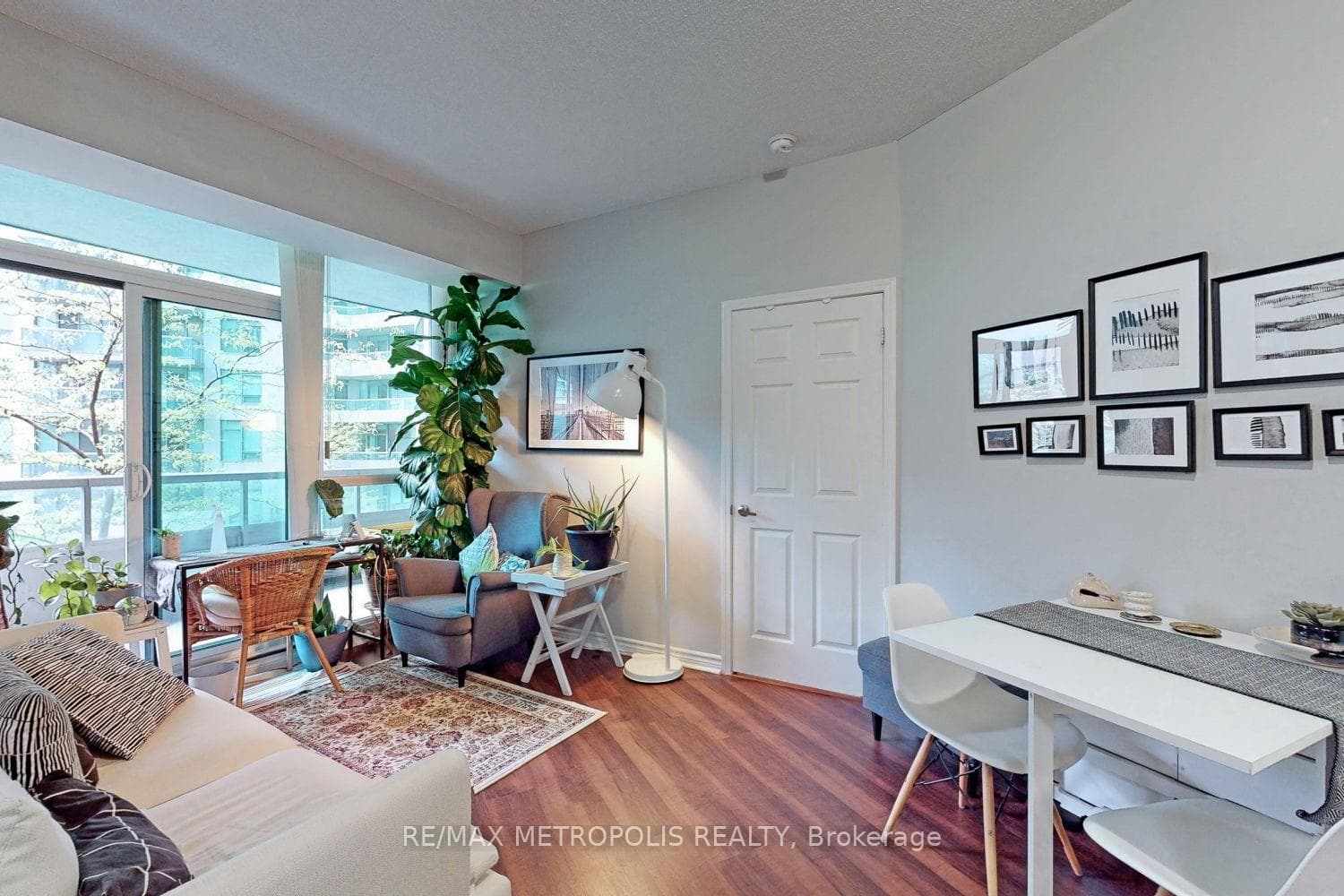 19 Grand Trunk Crescent Unit 315 photo 20