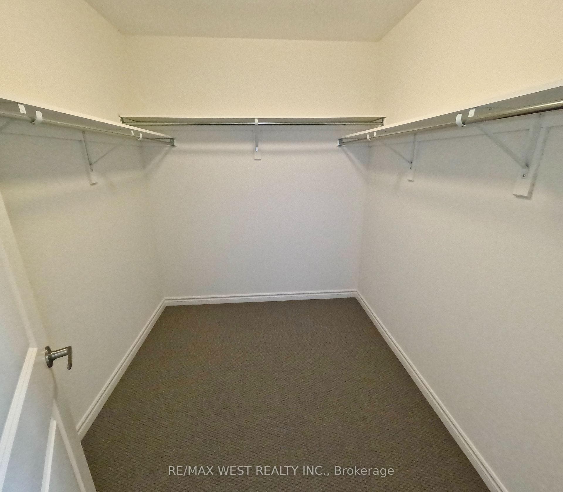 246 Mckenzie Drive photo 7