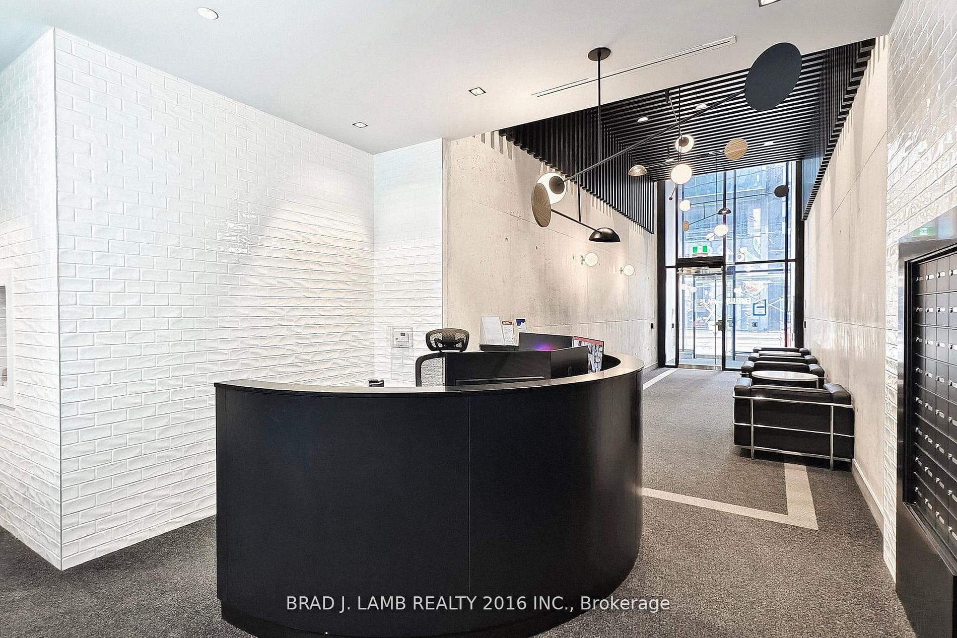 284 King Street Unit 2101 photo 6