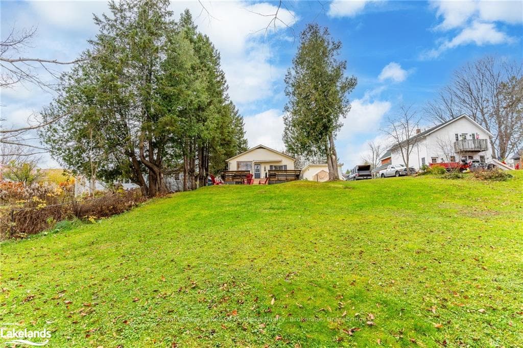 233 HIRAM Street photo 40