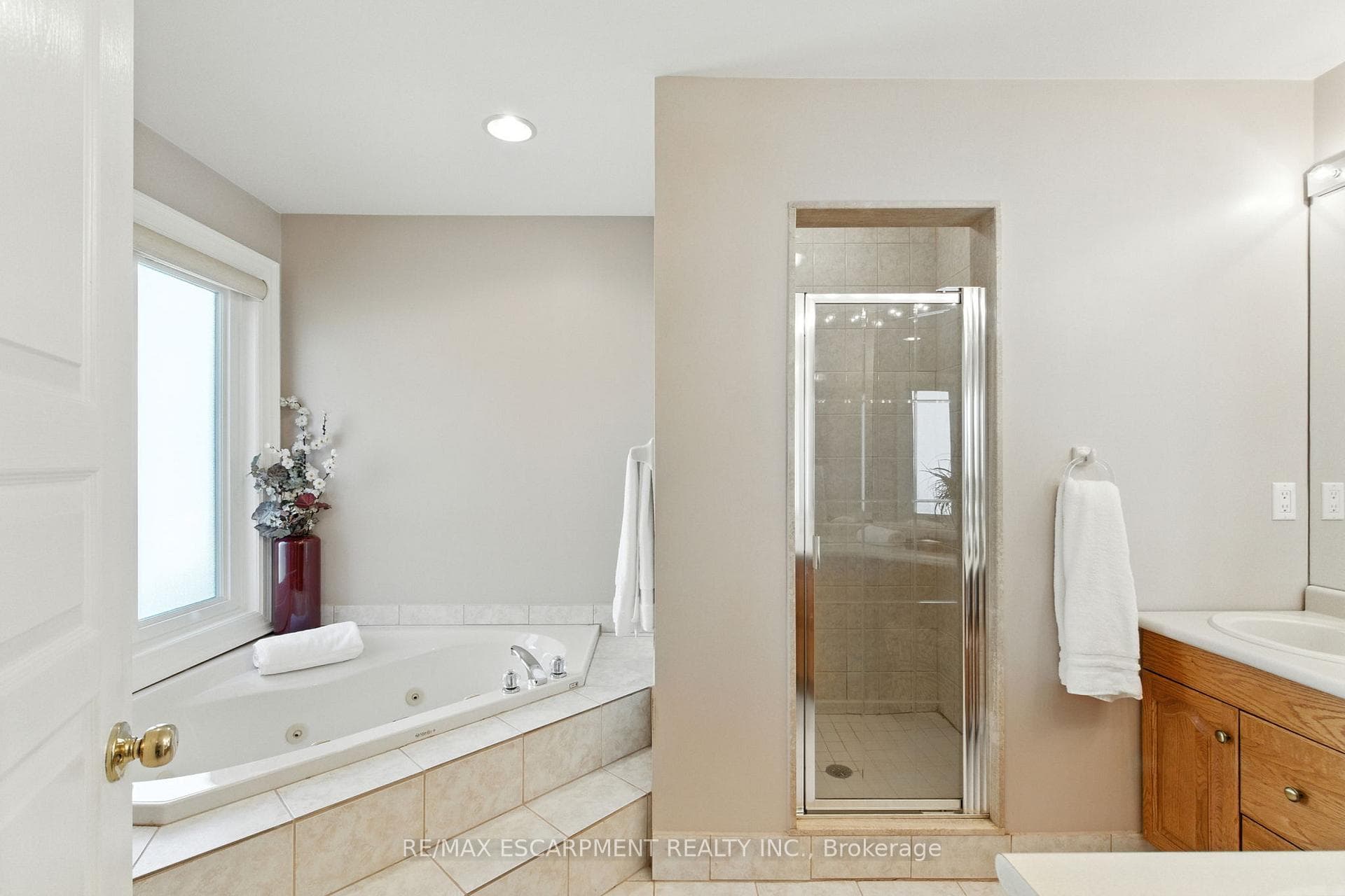 320 Fiddler's Green Road photo 23