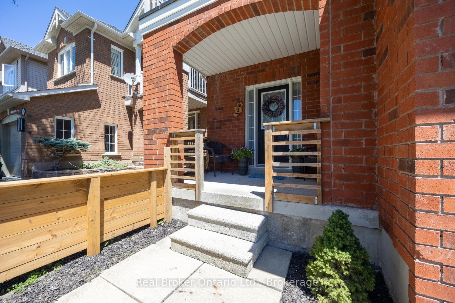 9 Candlebrook Drive photo 4
