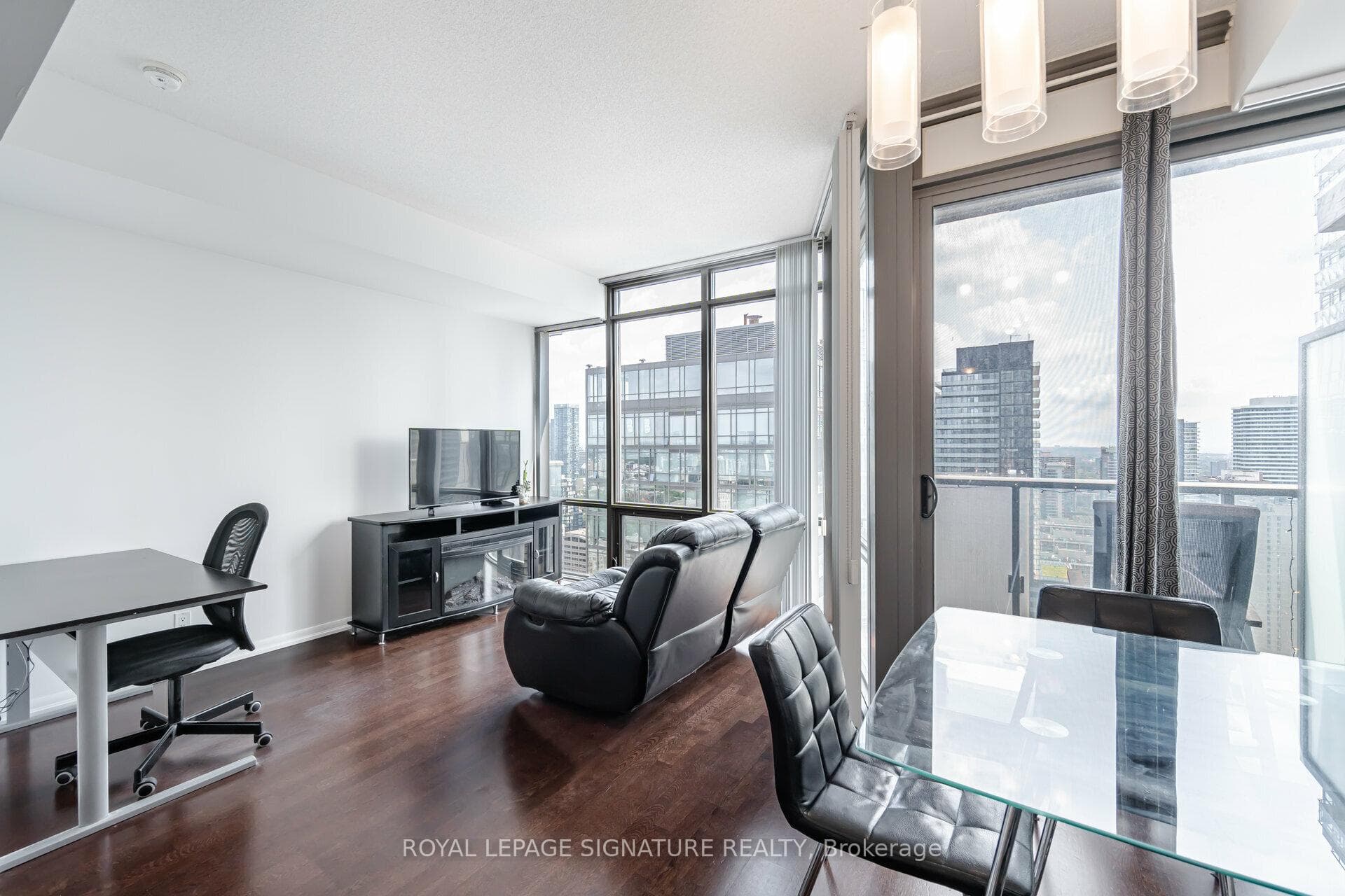 832 Bay Street Unit 3307 photo 9