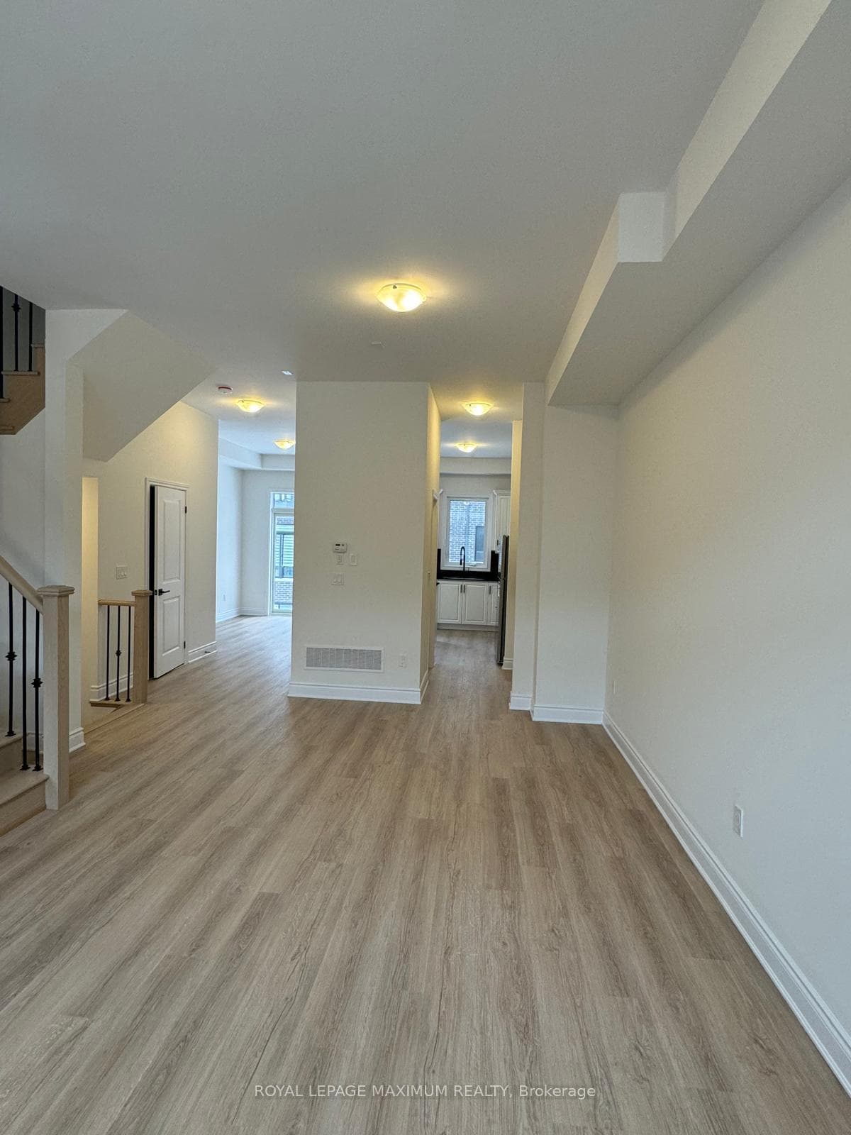 82 Paradox Street photo 11