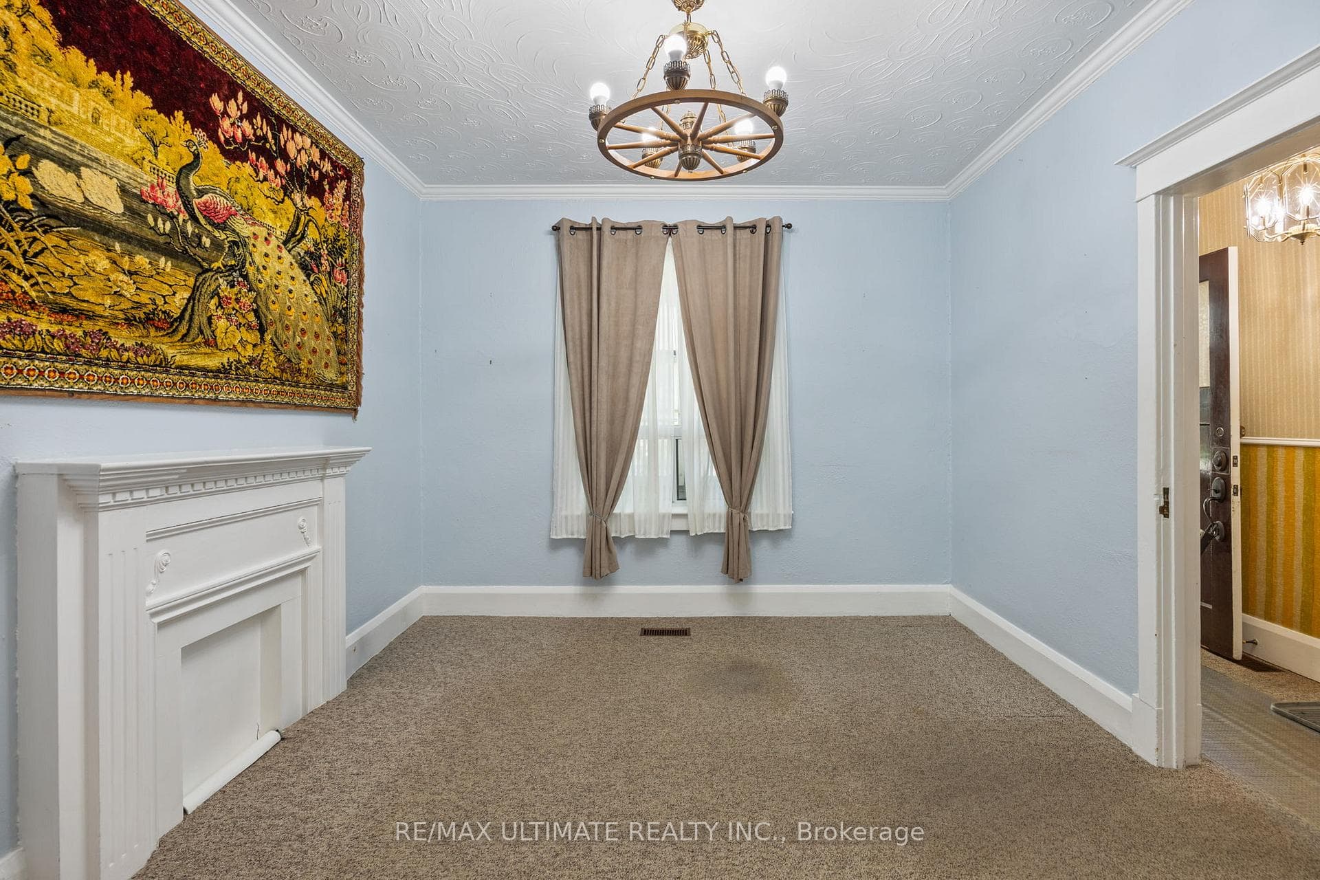 2044 Gerrard Street photo 8