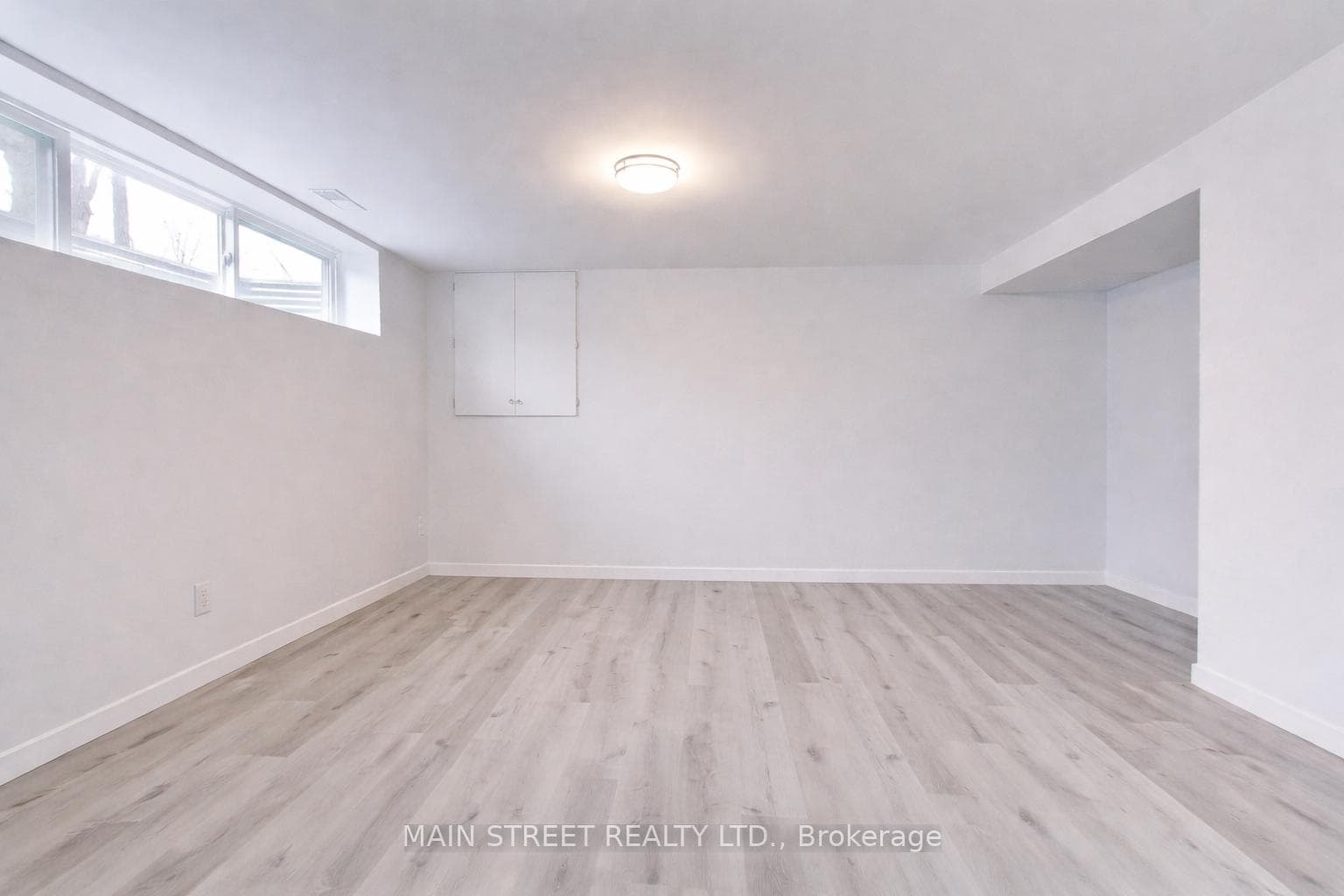 52 Maple Avenue photo 29