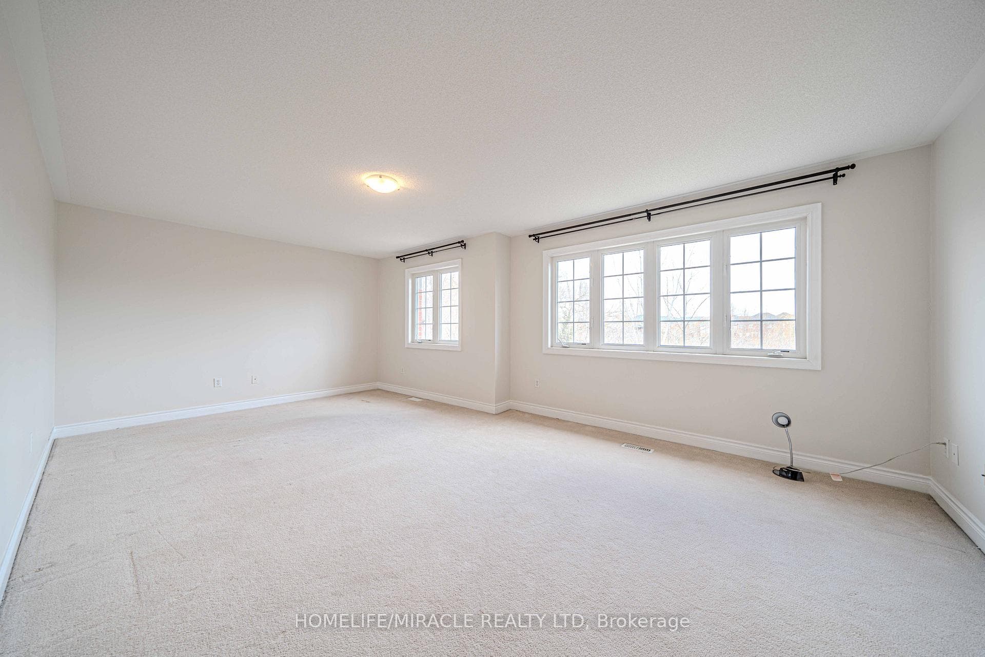 1811 Esterbrooke Drive photo 24