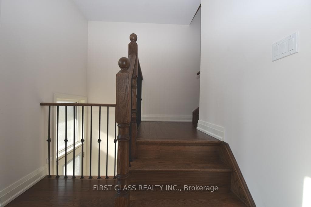 24 Teasel Way photo 14