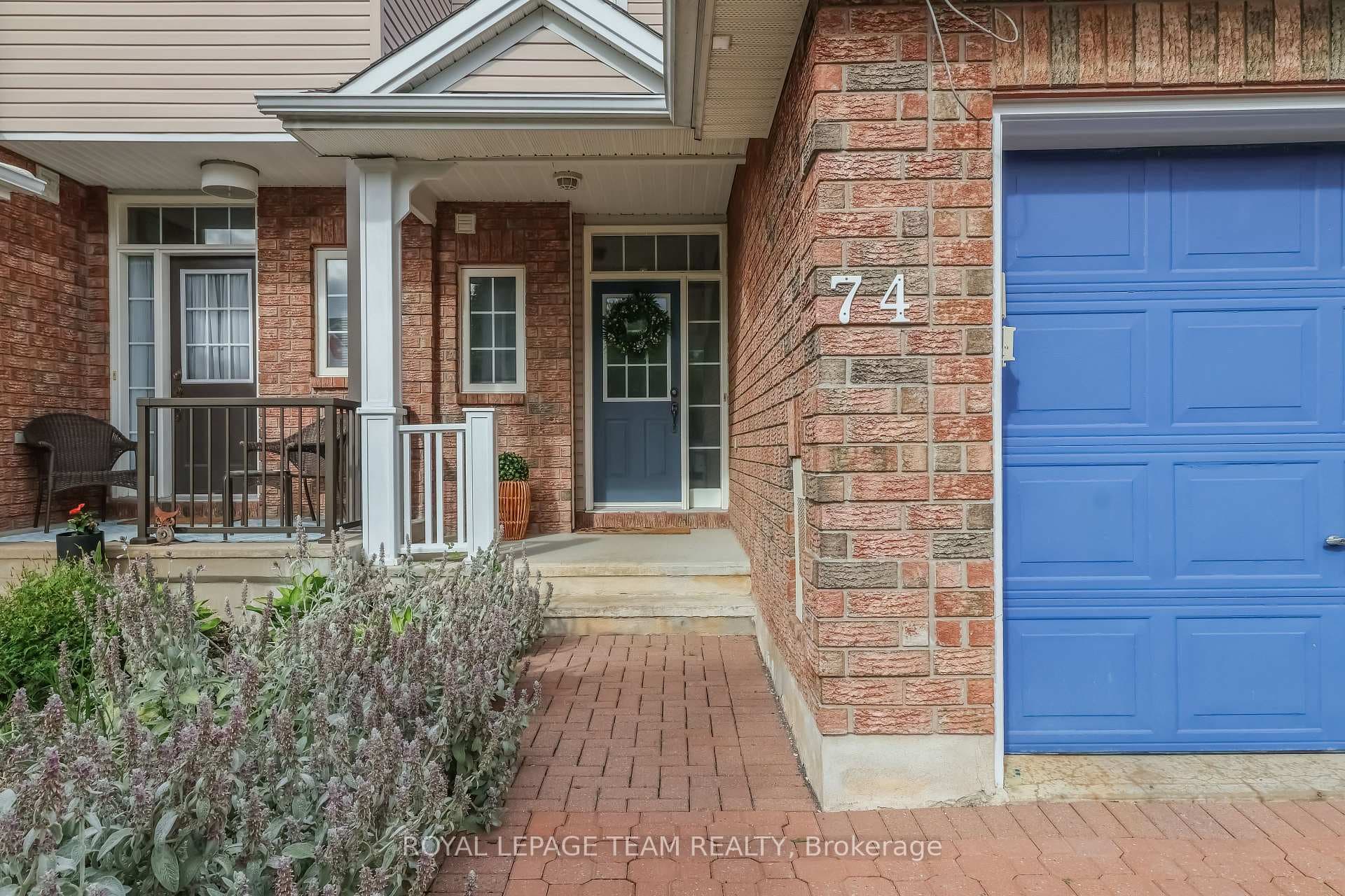 74 Milner Downs Crescent photo 2