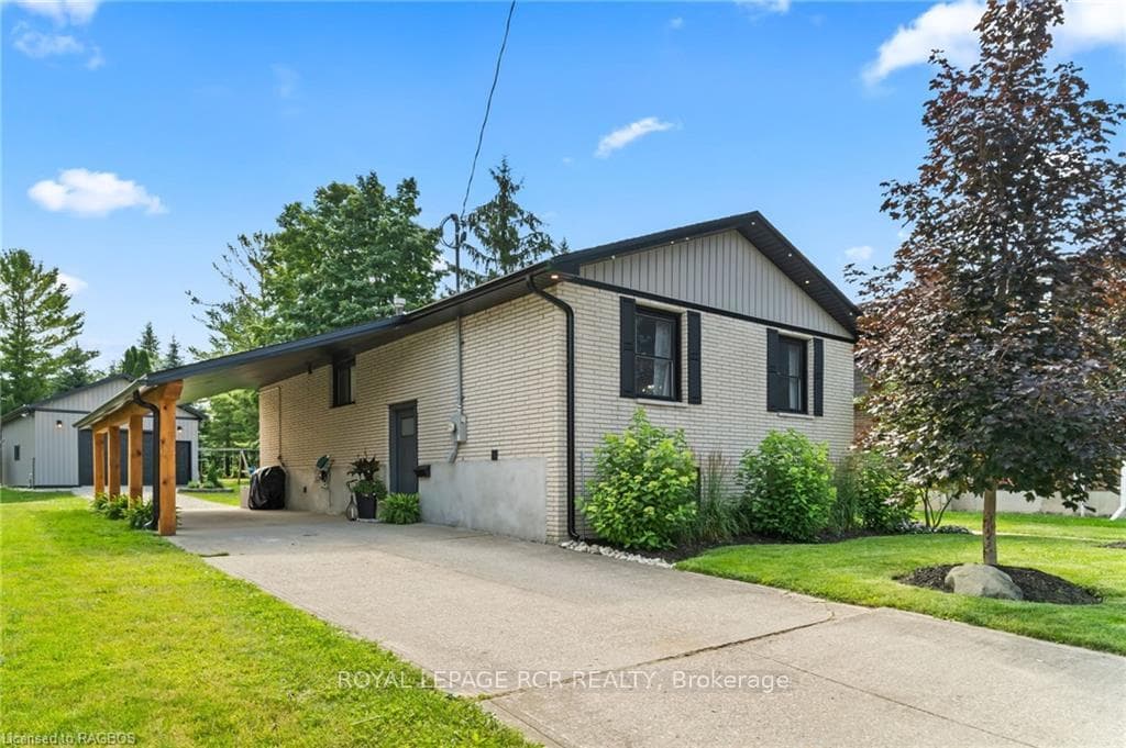 227 12TH Avenue photo 32