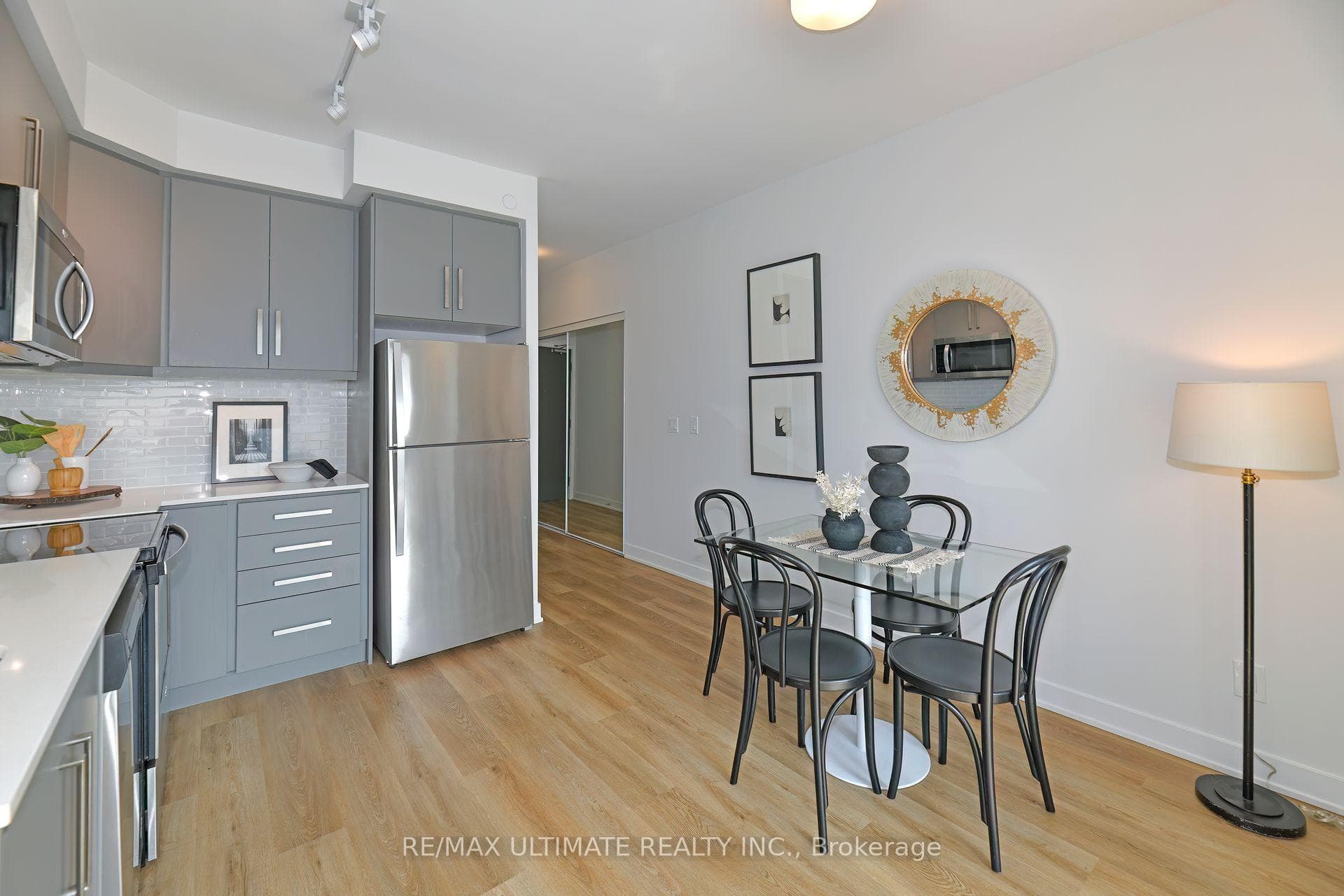 5180 Yonge Street Unit 901 photo 7