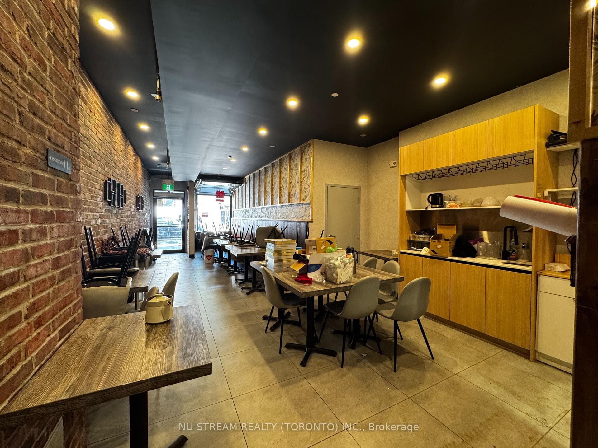 515 Bloor Street photo 3