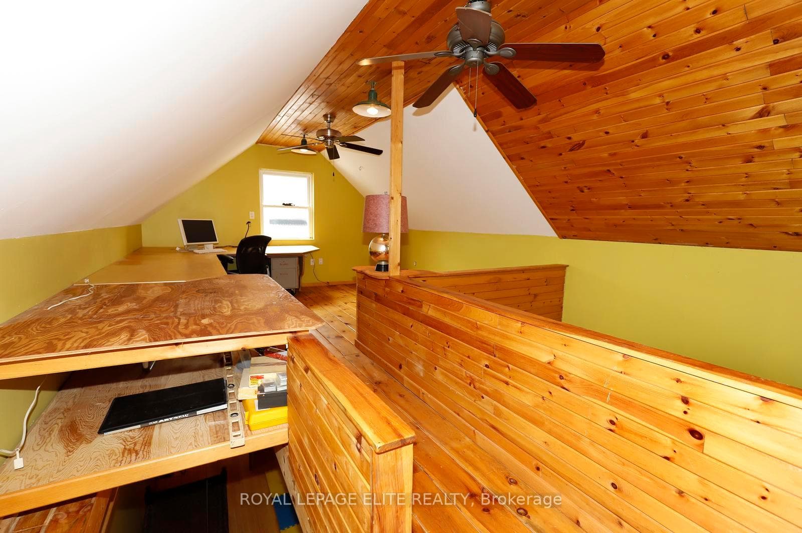 174 Owen Street photo 42