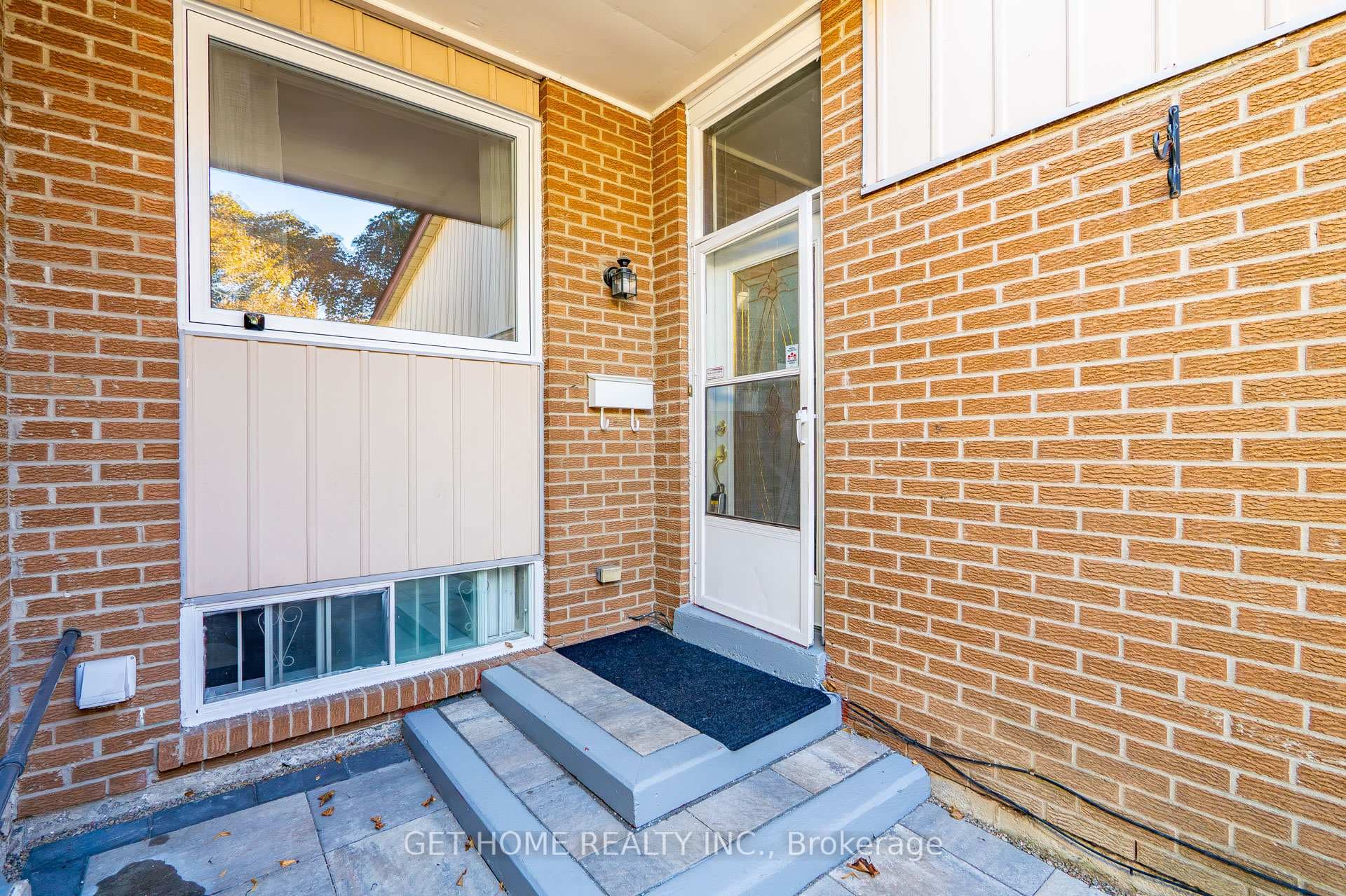 63 Homedale Drive photo 5