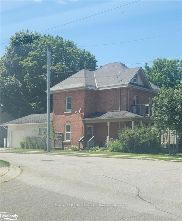 442 MIDLAND Avenue photo 2