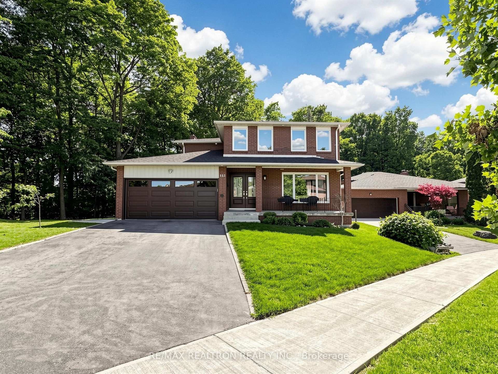 132 Stilecroft Drive photo 1