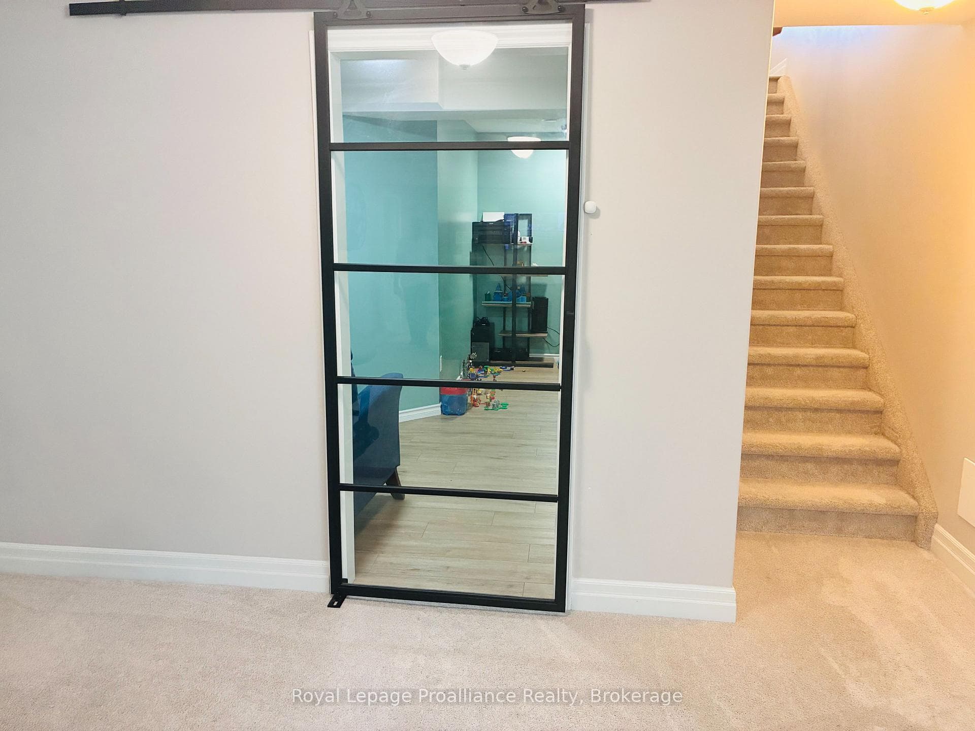 48 Mercedes Drive photo 26