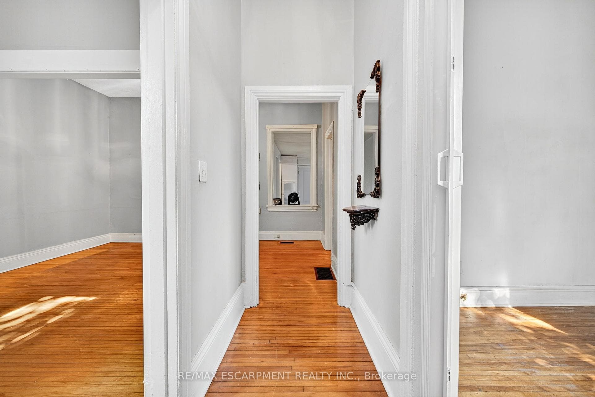 231 EMERALD Street photo 6