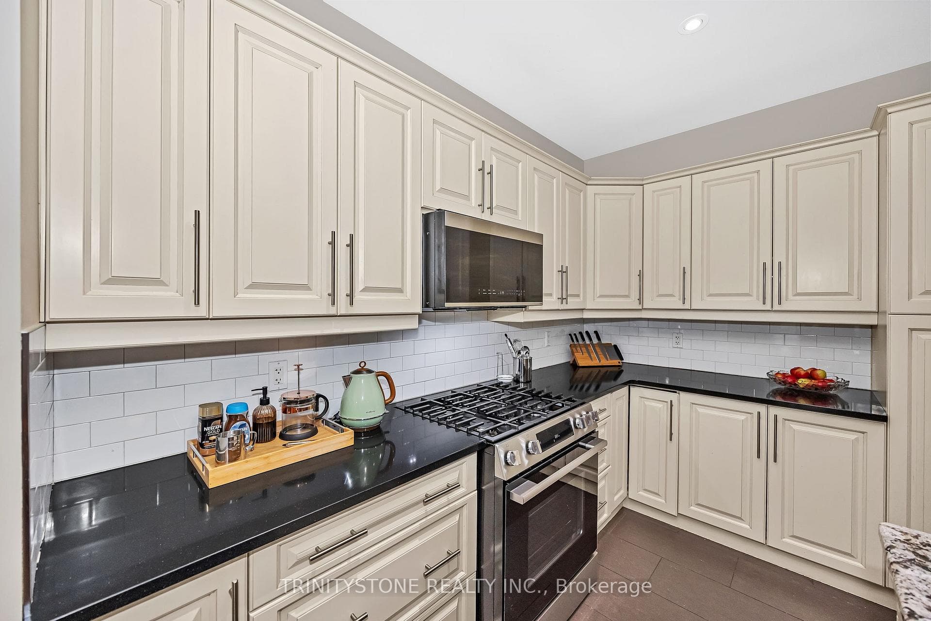 452 Landswood Way photo 13
