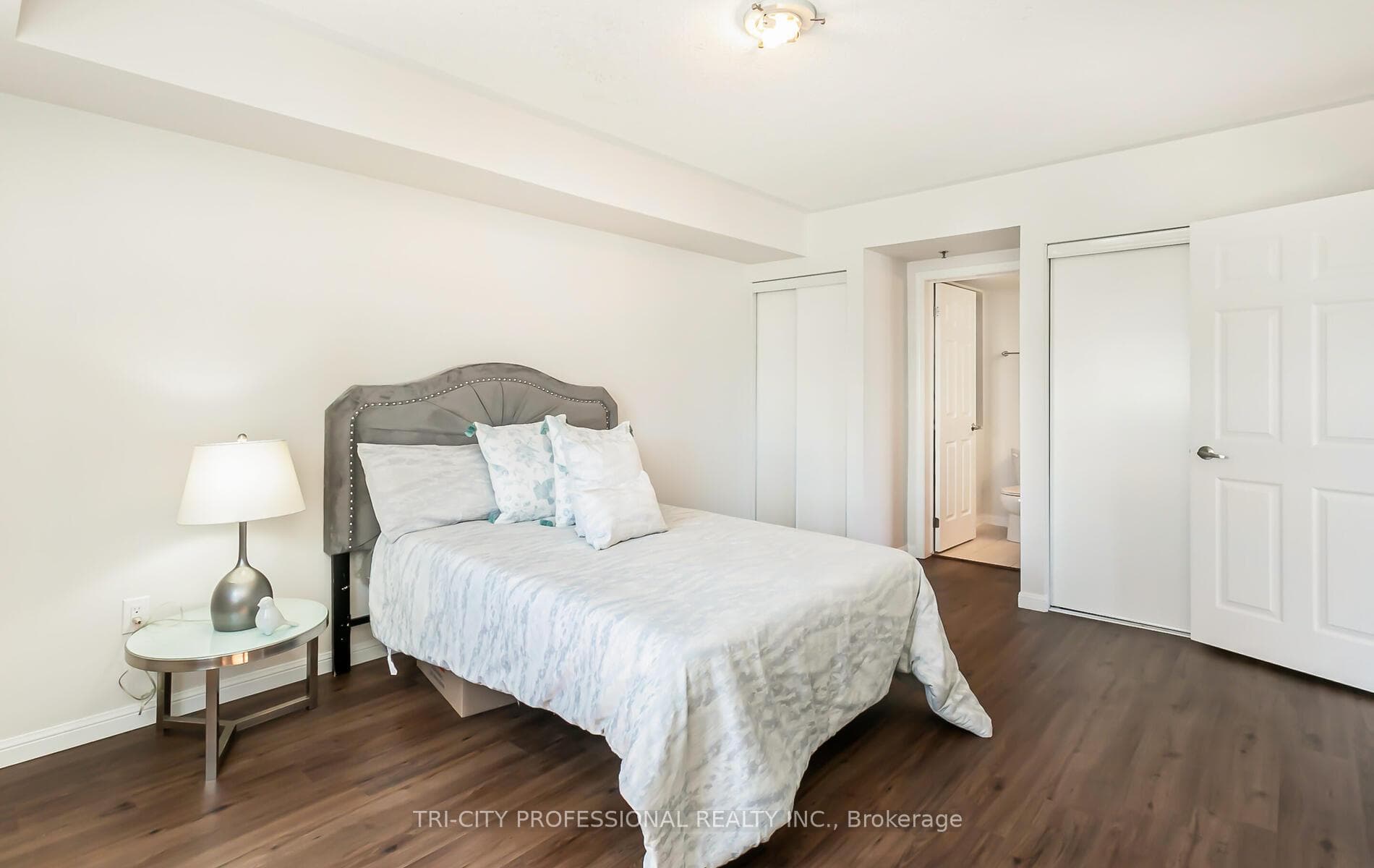 70 Baycliffe Crescent Unit 204 photo 28