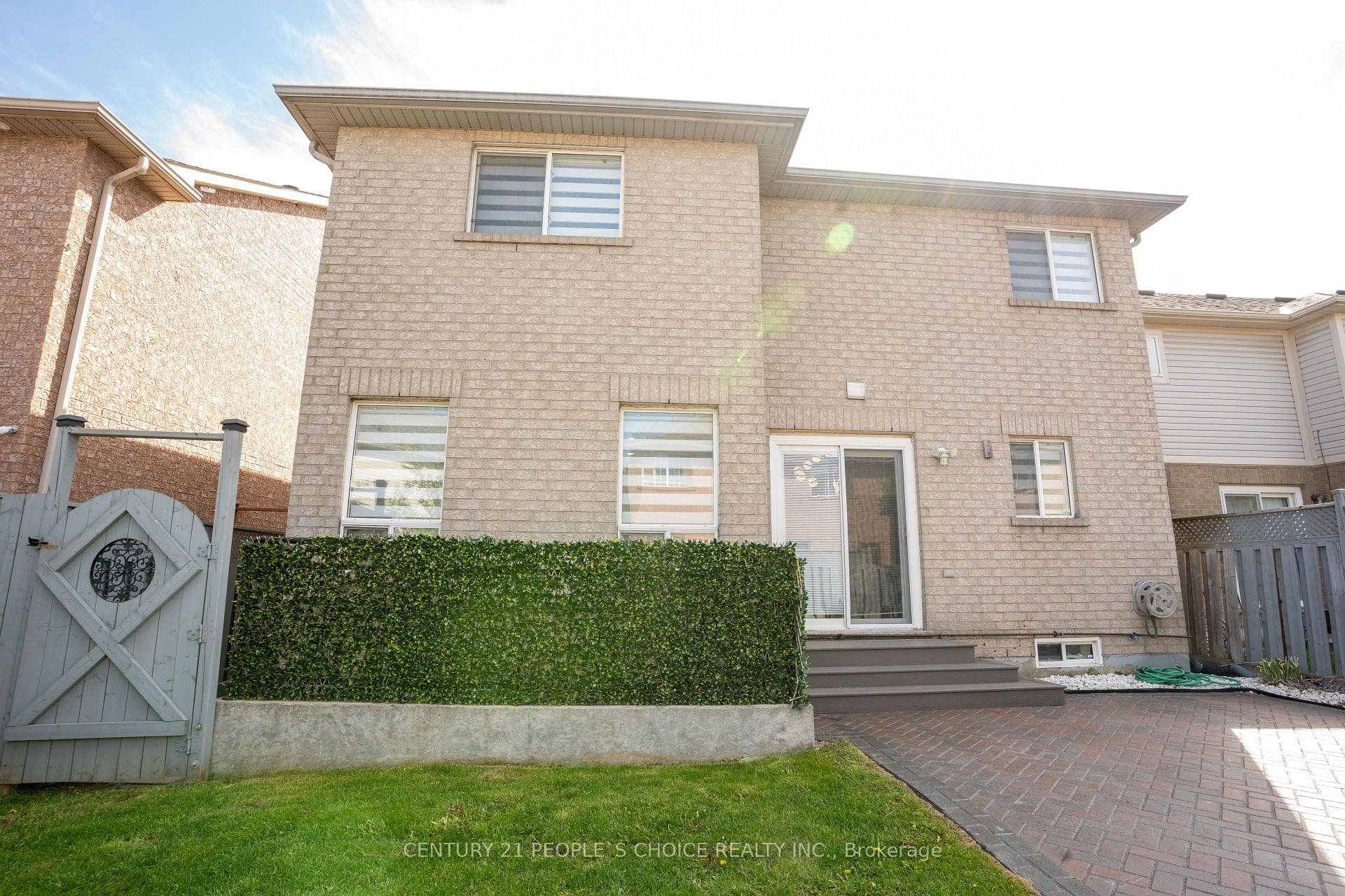 111 Brisdale Drive photo 48