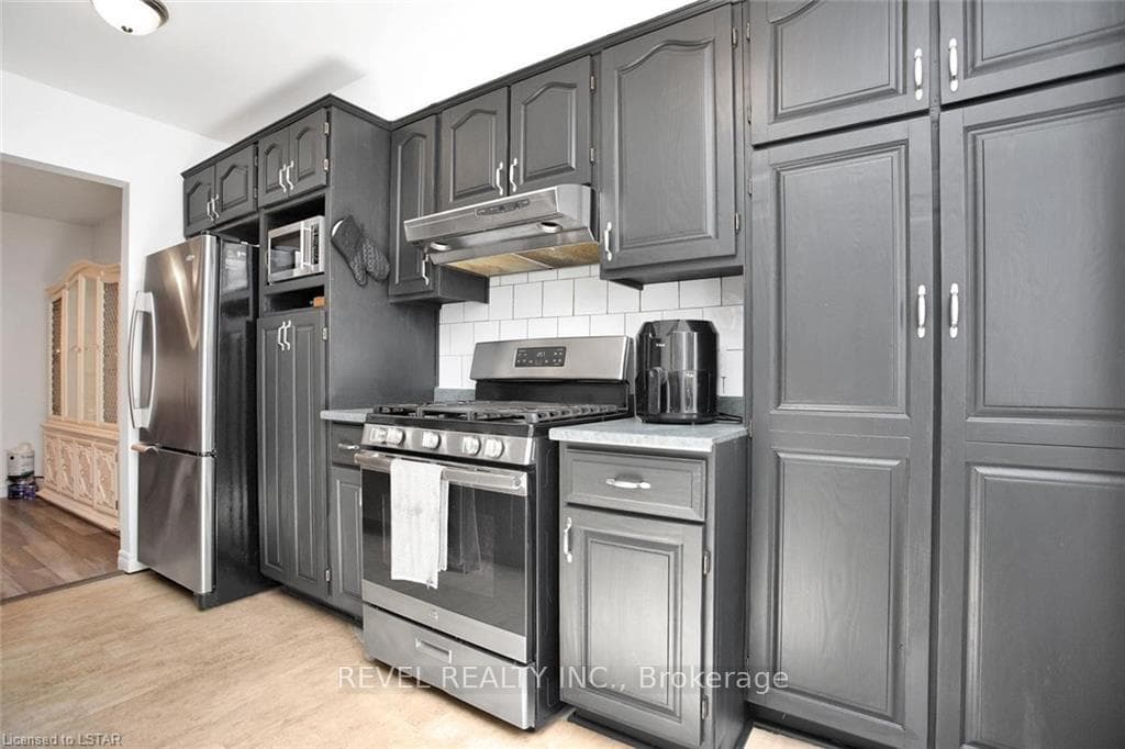 1 LAMERS Court Unit 17 photo 9