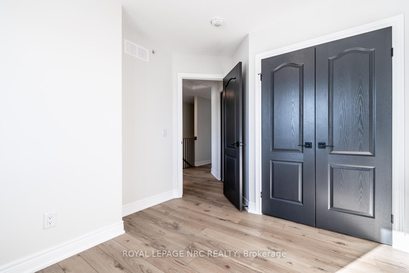 121A MOFFATT Street Unit 25 photo 28