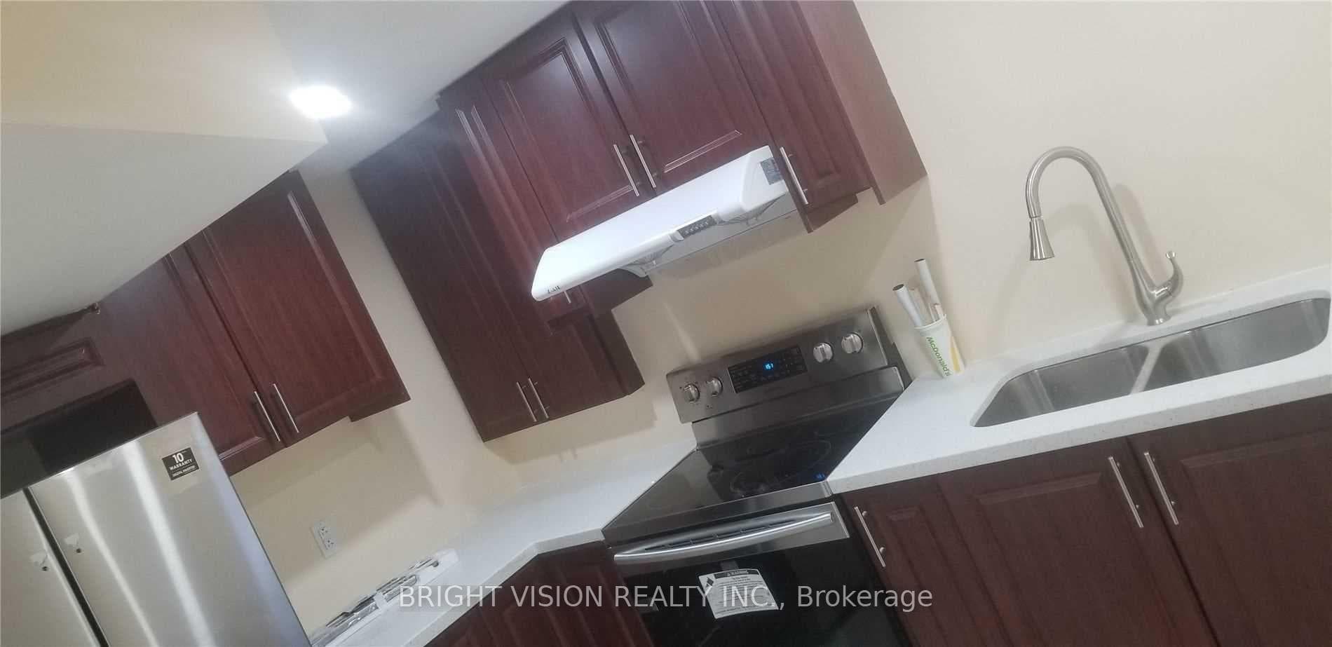 93 Chloe Crescent Unit Bsmt photo 4