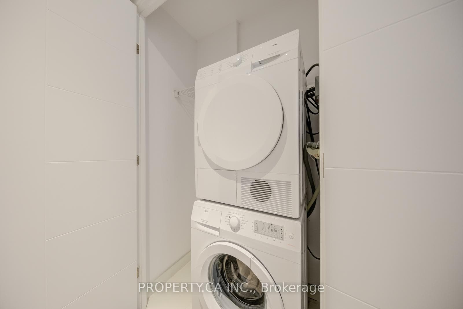 488 University Avenue Unit 2708 photo 18